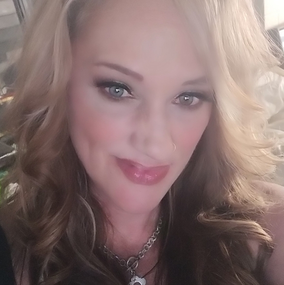 Meet your Posher, Dina - Picture 3 of 5